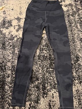 ALO Yoga Black Gray Camo High-Rise Leggings